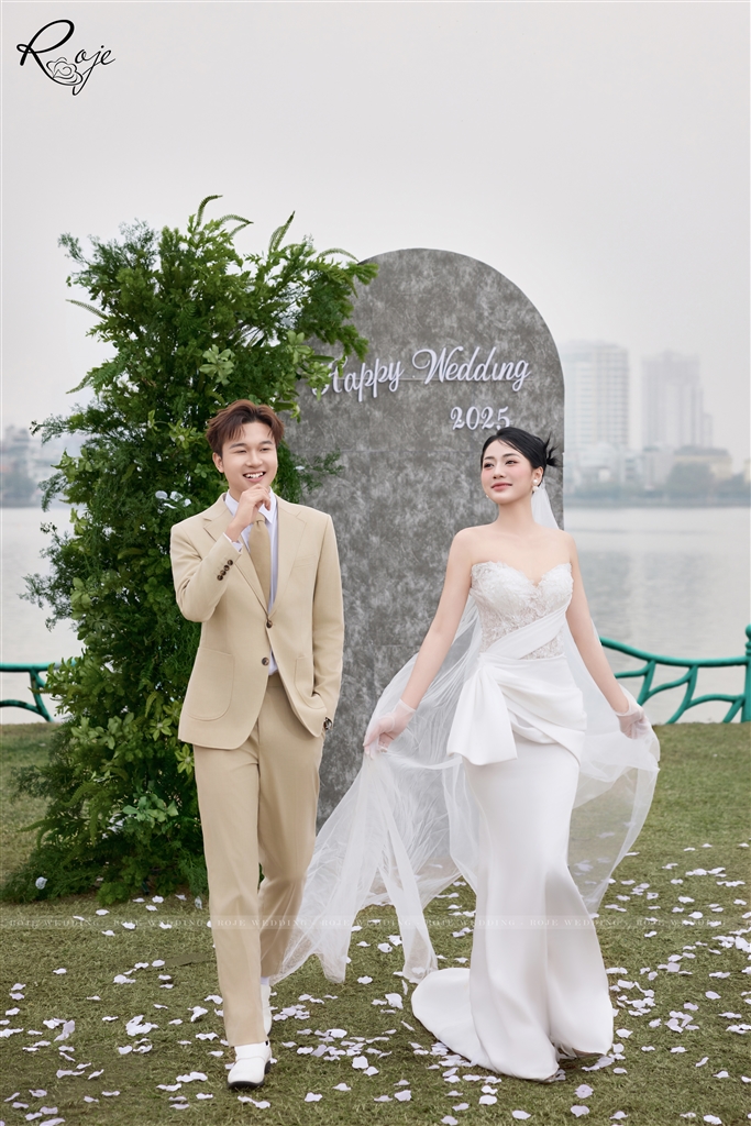 Concept chụp cưới ngoại cảnh Hồ Tây 